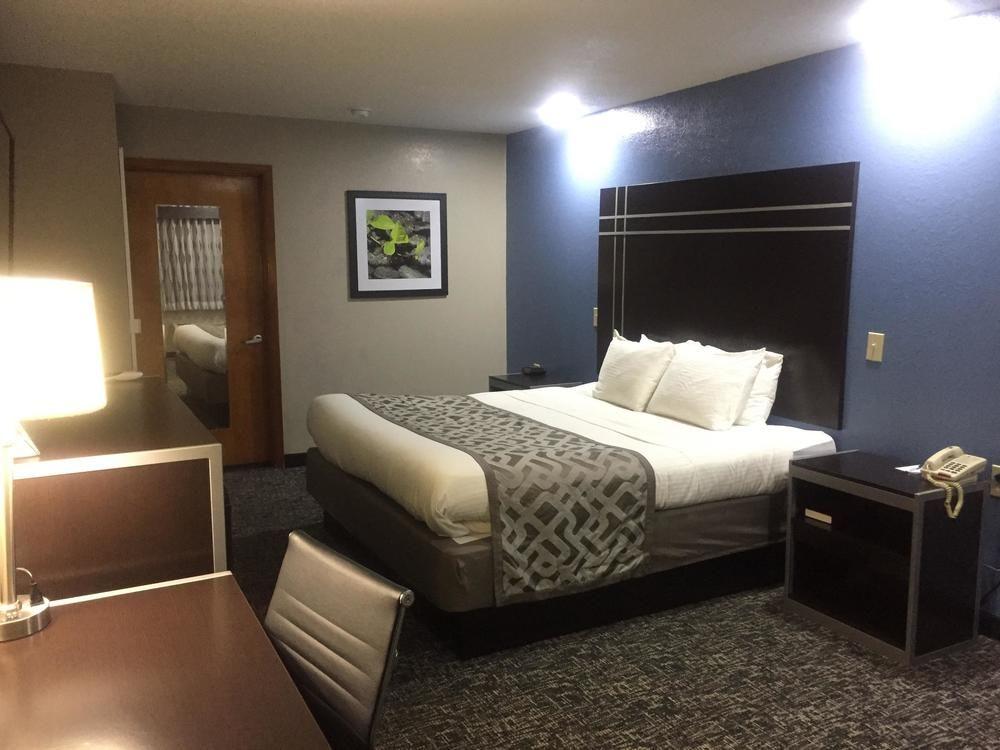 Red Roof Inn & Suites Jackson - Richland Zewnętrze zdjęcie