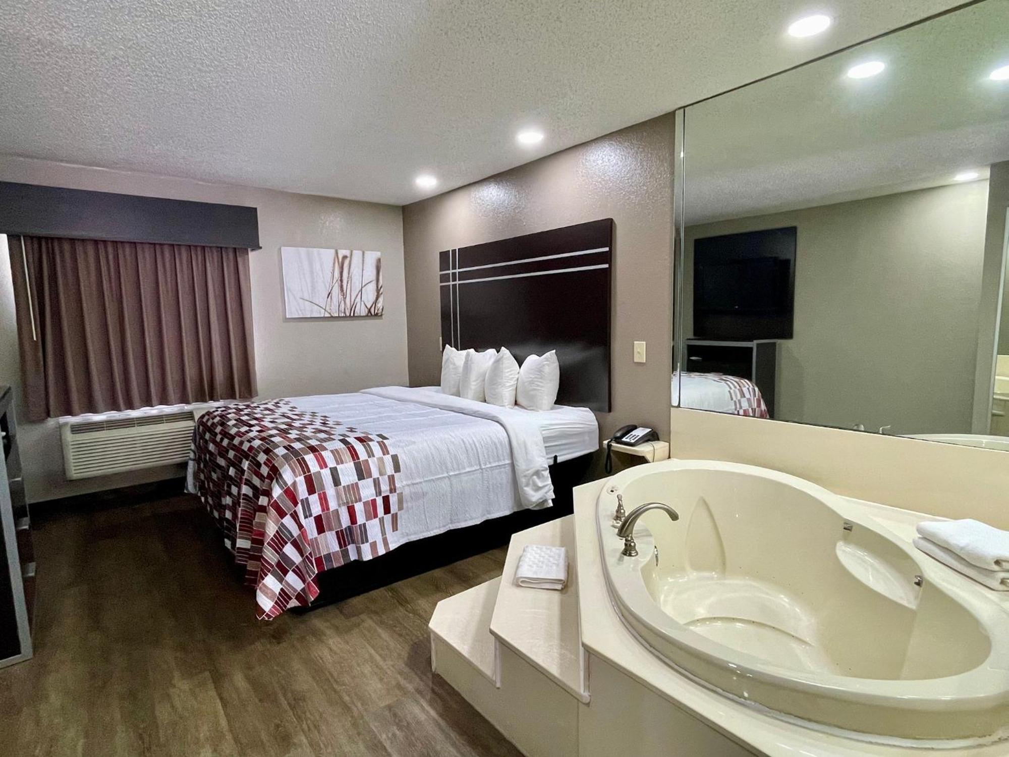 Red Roof Inn & Suites Jackson - Richland Zewnętrze zdjęcie