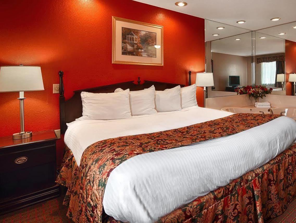 Red Roof Inn & Suites Jackson - Richland Zewnętrze zdjęcie