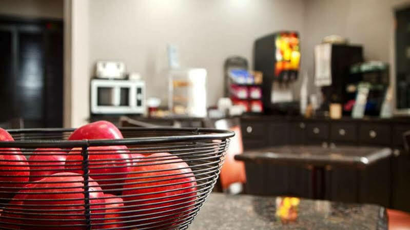 Red Roof Inn & Suites Jackson - Richland Zewnętrze zdjęcie